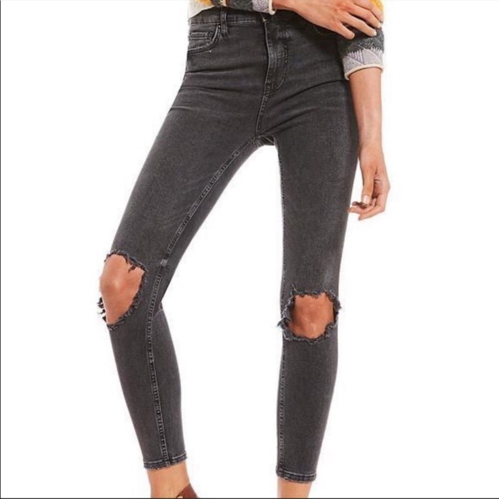 Free People Distressed Skinny Jean size 27
